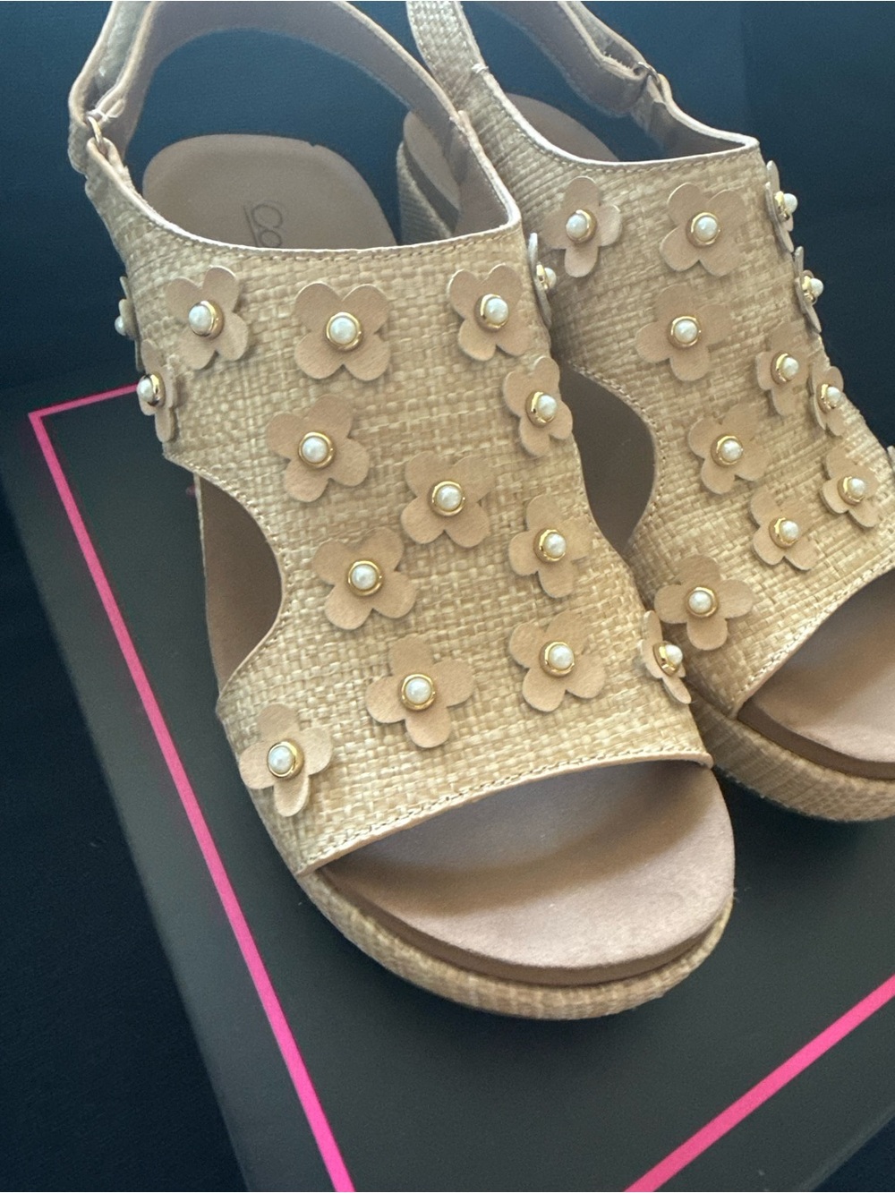 Corkys Tan Floral Pearl-Embellished Wedge Sandals sz8 - Picture 3 of 8